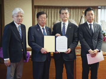 再審請求の証拠開示、対象幅広く　超党派議連、法相に要望