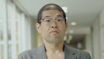 私服が「人を侮辱」 指摘された38歳子供部屋おじさんが“秘密兵器”で衝撃の生まれ変わり「誰だよお前」