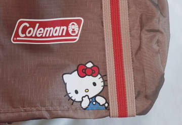 Coleman×ハローキティのコラボ付録バッグが可愛くって便利！コンパクトだけど意外と頼れるサイズ感♪