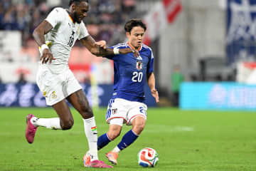 日本のプレスが「速すぎる」　前半からガーナを圧倒…母国記者が嘆き「ボールをキープできない」