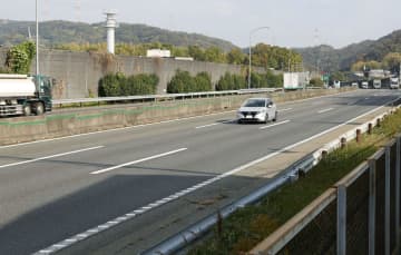 放火容疑男、車内遺体「刺した」　大阪府警、殺人容疑も視野