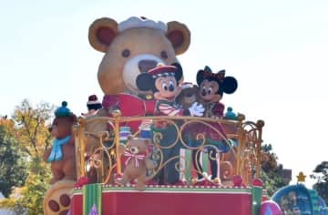 【クリスマス】東京ディズニーランドのパレードが今年から新しくなった！かわいすぎるミッキーマウスたちは必見。