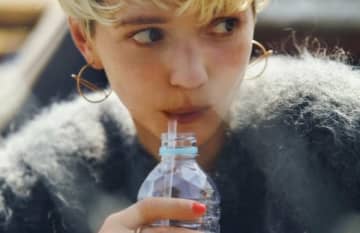 黒でも白でもない「第3の色」キレイな色に「合わせるだけで上手くいく」簡単テクニック