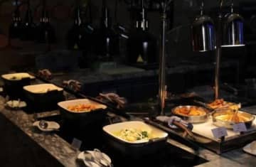 五つ星ホテルのバイキングで残った料理を持ち帰れる＝中国ネット「衛生面で安心」「良い取り組み」