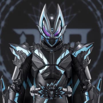 “二刀流”を楽しめる！「仮面ライダーXギーツ」アクションフィギュアがCTM先行抽選販売ー漆黒ボディにメタリックブルーのラインが美しい