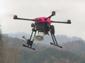 スピーカーから“犬の鳴き声”…クマ対策に『ドローン』を投入 人里に近づいた個体を山へと追い払う狙い