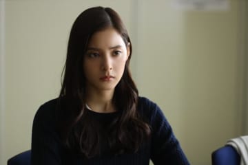 『良いこと悪いこと』第6話 連続殺人事件が週刊誌に取り上げられ“猿橋”新木優子がバッシングの対象に