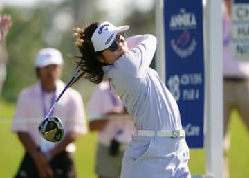 西村優菜、64で回り15位浮上　米女子ゴルフ第2日