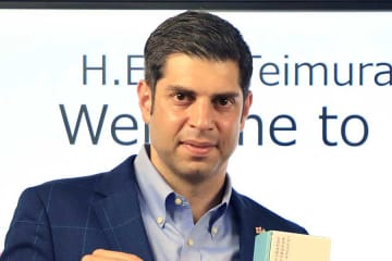 「少し軽めに済ませます」→お店で席に着くと…　ジョージア大使の豪華ランチに驚愕の声「何人前ですか？」