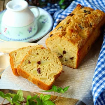 腸活にも♪ホットケーキミックスで作る「りんごの朝ごパン」【発酵不要】
