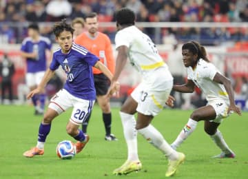 【日本代表】久保建英　２得点絡むもフィジカル勝負に課題「穴にはなりたくないので」