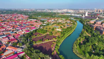 沿線住民に「暮らしやすさ」提供する農村道路　中国河北省