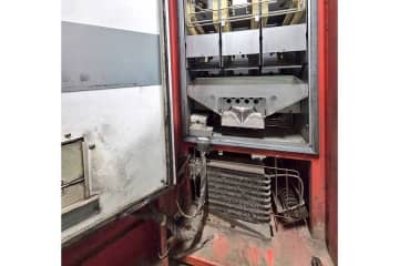 「40年前に故障した自販機」→開けてみたらまるで「タイムカプセル」　驚きの光景に3.8万“いいね”「破裂せず残っているのは珍しい」
