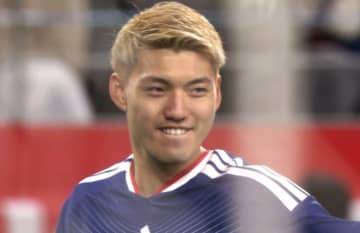 「それはメッシです！」堂安律の“４人翻弄スーパーゴール”が「ロッベンに見えたわ」「ほぼサラー」スター彷彿論でSNS沸騰