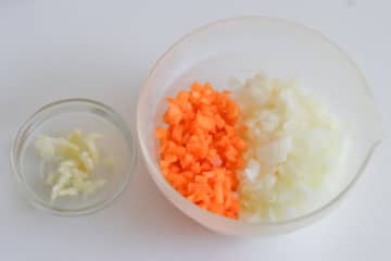 「懐かしすぎて涙でる」「子どもの頃を思い出した！」給食のミートソーススパゲッティのレシピ