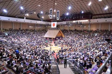 「午前中から…」　大相撲中継に映った著名人に驚き　まばらな客席に「もういるやないか」