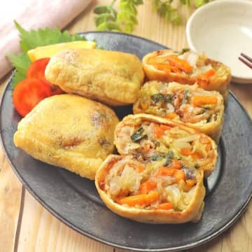 【油揚げにコレ詰めたらテンション爆上がり】「マジで100枚食べられそう」「白米が止まらん」油揚げの無敵おかずレシピ3選