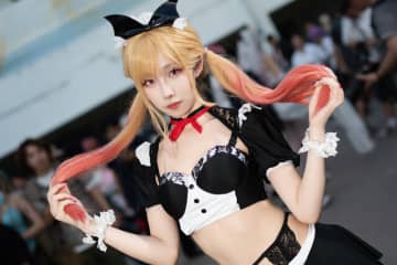 【コスプレ】ちょっぴり大胆なメイド姿が可愛すぎ！香港美女の「着せ恋」喜多川海夢はスレンダーなウエストと美脚で魅せる【写真8枚】