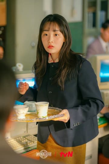 韓国ソウルの街にあふれるドヤ顔の“オ主任”。今最も熱い『テプン商事』主演キム・ミンハ