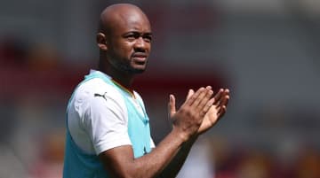 「再び大好きなサッカーができるよう神のご加護がありますように」ガーナ代表主将が日本代表戦で重傷のアブを激励