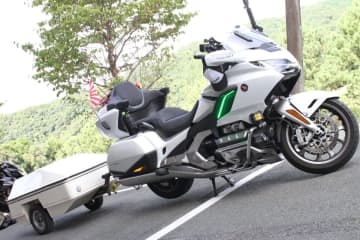最強ツアラーにカーゴトレーラーを追加　ゴールドウイング【みんなのバイク】