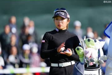 腰の向き修正でバーディラッシュ　佐久間朱莉は年間女王戴冠目前「そらのことは考えずに」