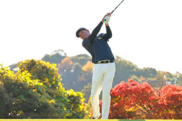 スリロットが1打リードの首位で最終日へ 渡部光洋2位