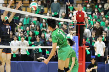 【春高バレー】北海道代表決定戦 ベスト4唯一の公立校・札幌藻岩は準決勝で涙 森元監督「先輩から引き継がれたものをまた次の世代へ」男子は札幌大谷と東海大札幌、女子は旭川実業と札幌大谷が全国大会へ