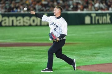 侍ジャパンVS韓国、元中日・中田翔が始球式に登場　ワンバンに苦笑い　通算309発、WBCに過去2回出場…今季で現役引退