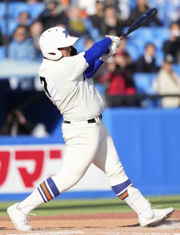 神戸国際大付と花巻東が4強入り　明治神宮野球第2日