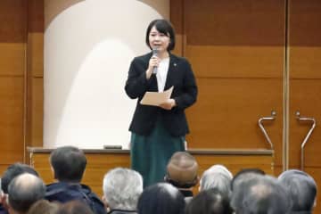 前橋市長、生番組で2日連続釈明　異例対応のFM局、公正性に疑問