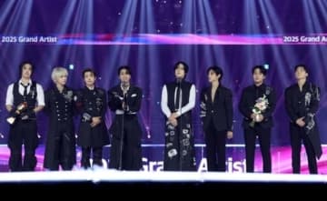 ATEEZ、BOYNEXTDOOR「2025 KGMA」で大賞を受賞!ファンに感謝“心から愛してる”(総合)