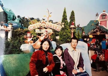 尿から甘いにおい…。生後18日で娘が「メープルシロップ尿症」と診断されてから、30年におよぶ治療の日々を振り返って【体験談】