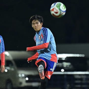 「ありがたい存在」代表デビューを飾った21歳MFの元に届いた、憧れの“元日本代表10番”からのメッセージ「ずっと見てきた選手なので…」