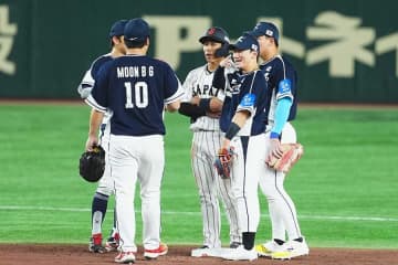 侍J、二塁打“取消”の珍事に襲われる　日韓両国が抗議、野村勇の大飛球が天井直撃→韓国と談笑も
