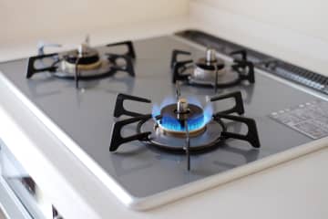 ガスコンロ付近に絶対置いてはいけない『５つのもの』　後悔してからでは遅い理由とは？