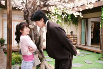 購入した古民家に2500年も生きるイケメンがついてきた！？「箱入りカレシ」主演カップルにインタビュー