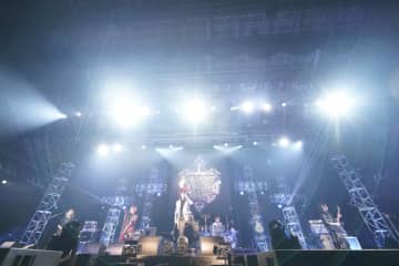 【速レポ】＜CROSS ROAD Fest＞La’cryma Christi復活、「12年ぶりのステージです。みんな待ってた？」