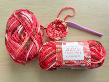 ダイソーのアクリル毛糸カラフルが可愛い