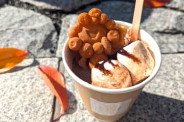 「常設にして！」人気の「ミャクミャク焼き」難波初登場…「泉」に浸からせると？