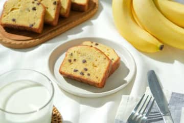 スナックミーの新作「朝カフェ気分のチョコバナナパウンド」で、ほっとする朝時間を♡