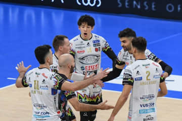 石川祐希が最多16得点!! サポーターは「MVP」の大合唱！ ストレート勝ちのペルージャは無傷の開幕６連勝【セリエA】