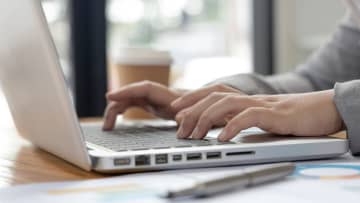 リモート勤務のほうが辞めたい人多い？　働きやすさの裏に不満も