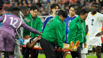 日本代表戦で重傷の24歳ガーナMF、腓骨と脛骨の骨折で手術へ…今季絶望でW杯も欠場か