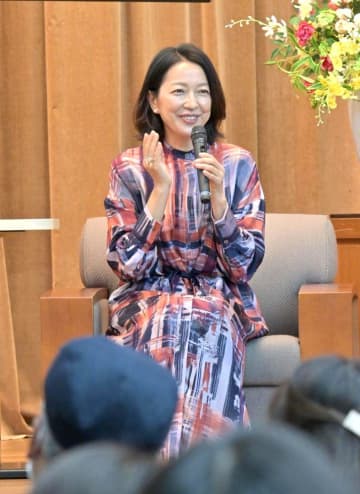 羽田美智子さんがトークショー　地元話や県の魅力披露　茨城県立歴史館