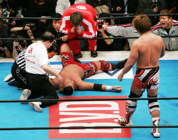 天山広吉がリングで大の字 「引き分けなら暴動起きる」和田レフェリーが語る小島聡〝頂上決戦〟舞台裏
