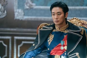 Disney+の韓国ドラマ、配信前から物議…劇中の小物がナチス・ドイツの勲章と類似、制作会社が謝罪