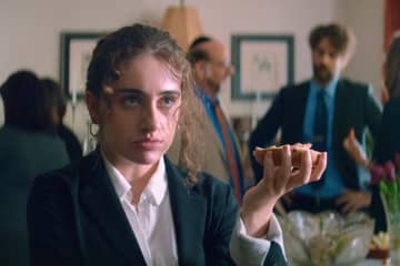 パパ活女子、お葬式で修羅場、“ぜんぜん大丈夫じゃない”私たちの今(リアル)『Shiva Baby シヴァ・ベイビー』