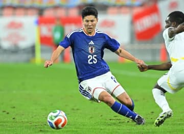 初のウイングバック起用も驚きはない。鈴木淳之介の湘南時代の言葉から紐解くユーティリティ性の根源「出られるならどこでもいい」