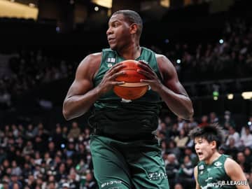 神戸の“大黒柱”アイザック・バッツがB2通算3000リバウンド達成…B2歴代最多記録更新も目前に